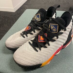 LEBRONS WITH PATCHES GYM SHOES​